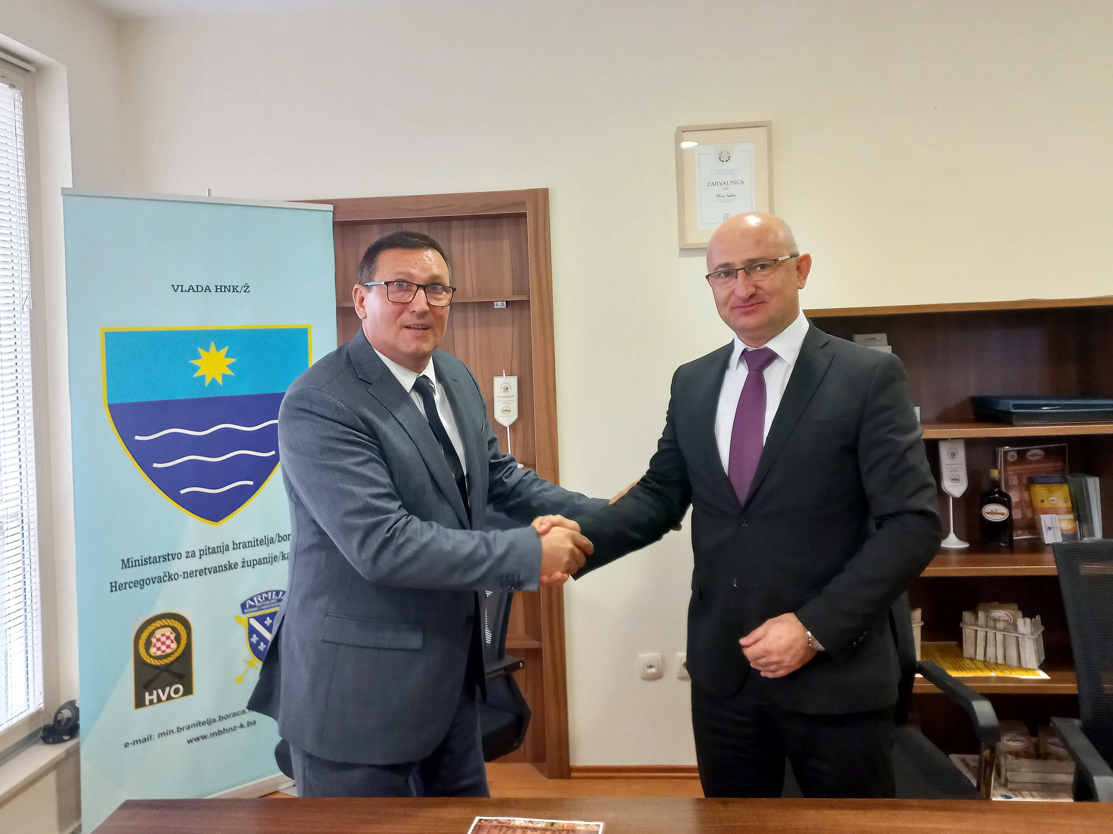 Primopredaja dužnosti između starog i novog ministra u Ministarstvu za pitanja branitelja